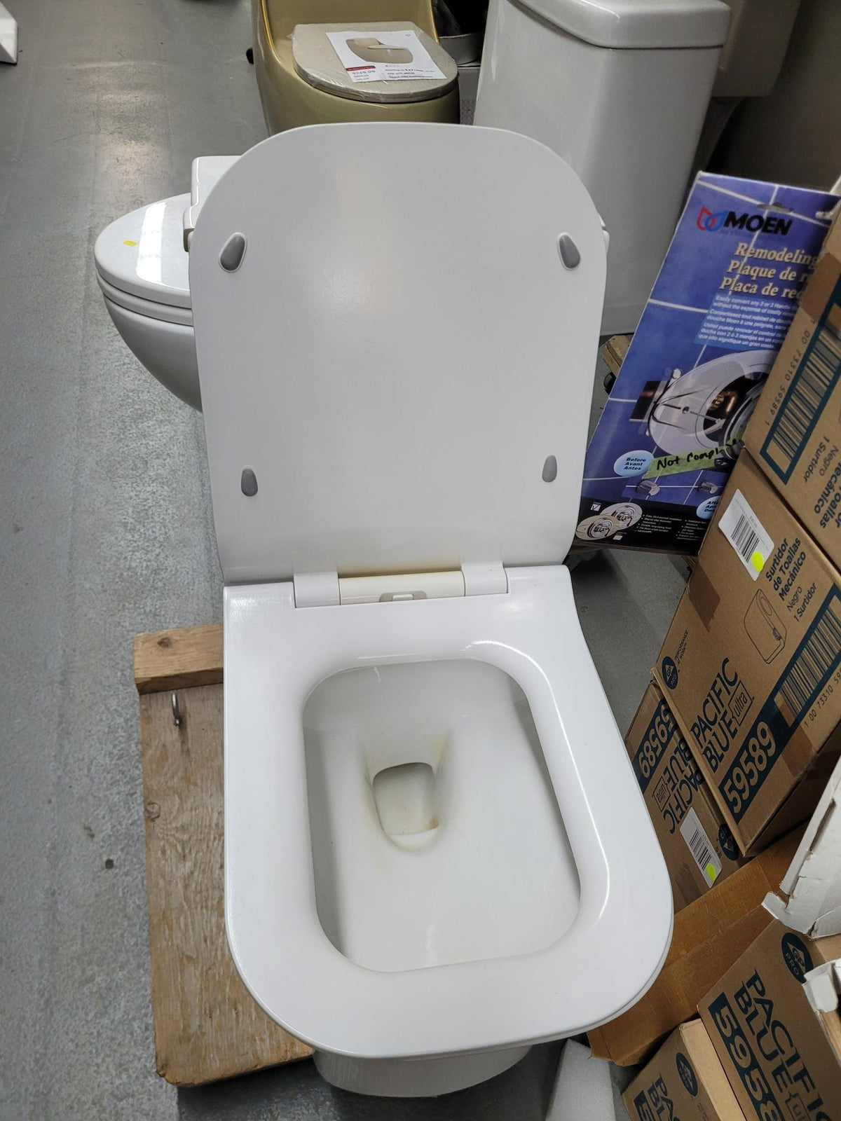Kollezi Toilet