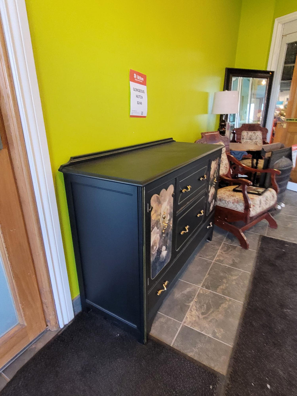 Dresser