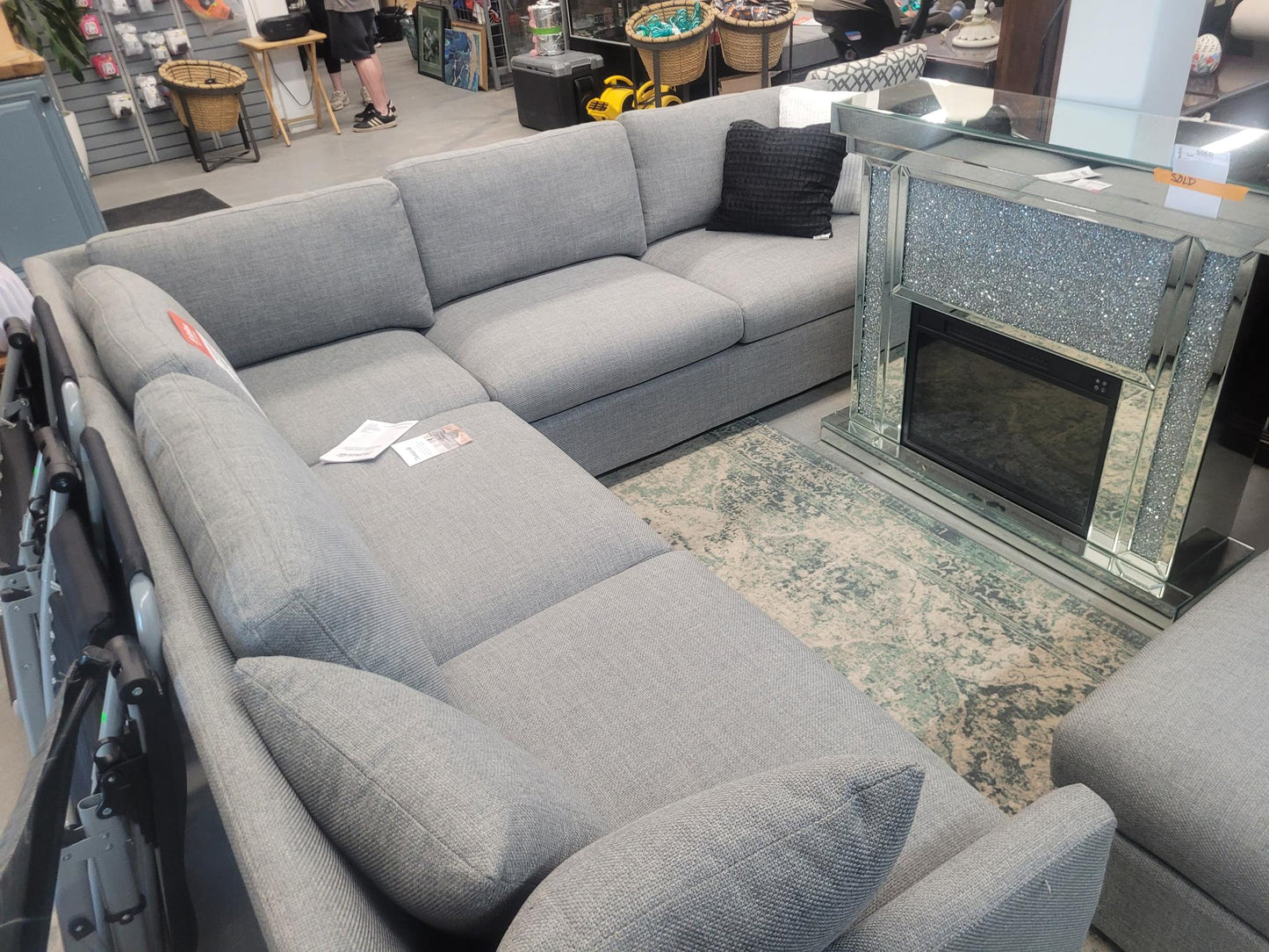 LQ-Thomasville 3-Piece Sectional with Ottoman